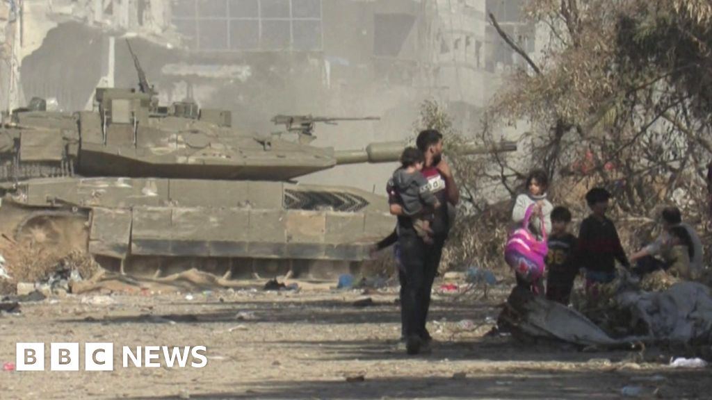 Hundreds leave Gaza&#39;s al-Shifa hospital as many feared killed at UN shelter